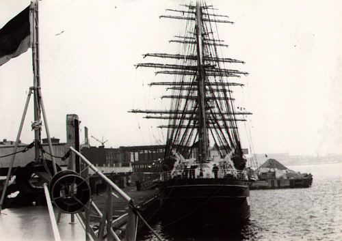 Die Berlin lag hinter der Kruzenstern, wir waren von der Stadt Leningrad zum 70.Jahrestag der Gro�en Sozialistischen Oktoberrevolution eingeladen worden.