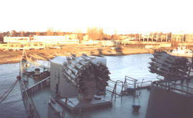 Das Vorschiff mit Wasserbombenwerfer