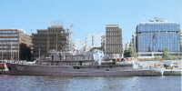 Das Schulschiff Wilhelm Pieck der Volksmarine im Hafen von Pir�us, Juni 1984